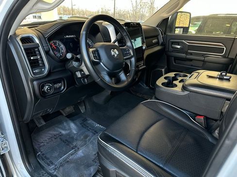 Used 2024 RAM 2500 Laramie image 10