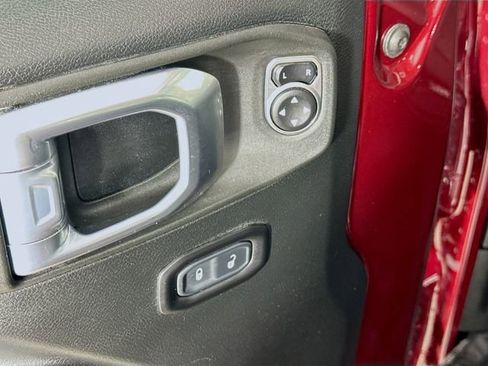 Used 2021 Jeep Wrangler Unlimited Rubicon AWD/4WD image 22