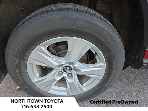 Used 2021 Toyota RAV4 XLE image 3