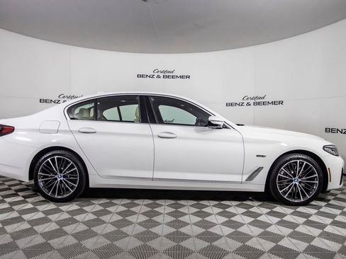 Used 2023 BMW 530e w/ Premium Package image 5