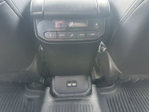 Used 2023 Toyota Highlander XLE image 31