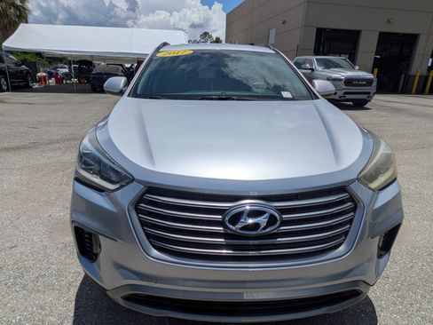 Used 2017 Hyundai Santa Fe SE FWD image 9