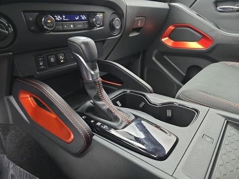 Used 2022 Nissan Frontier PRO-4X image 39