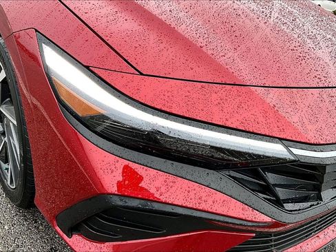 Used 2025 Hyundai Elantra Sport image 29