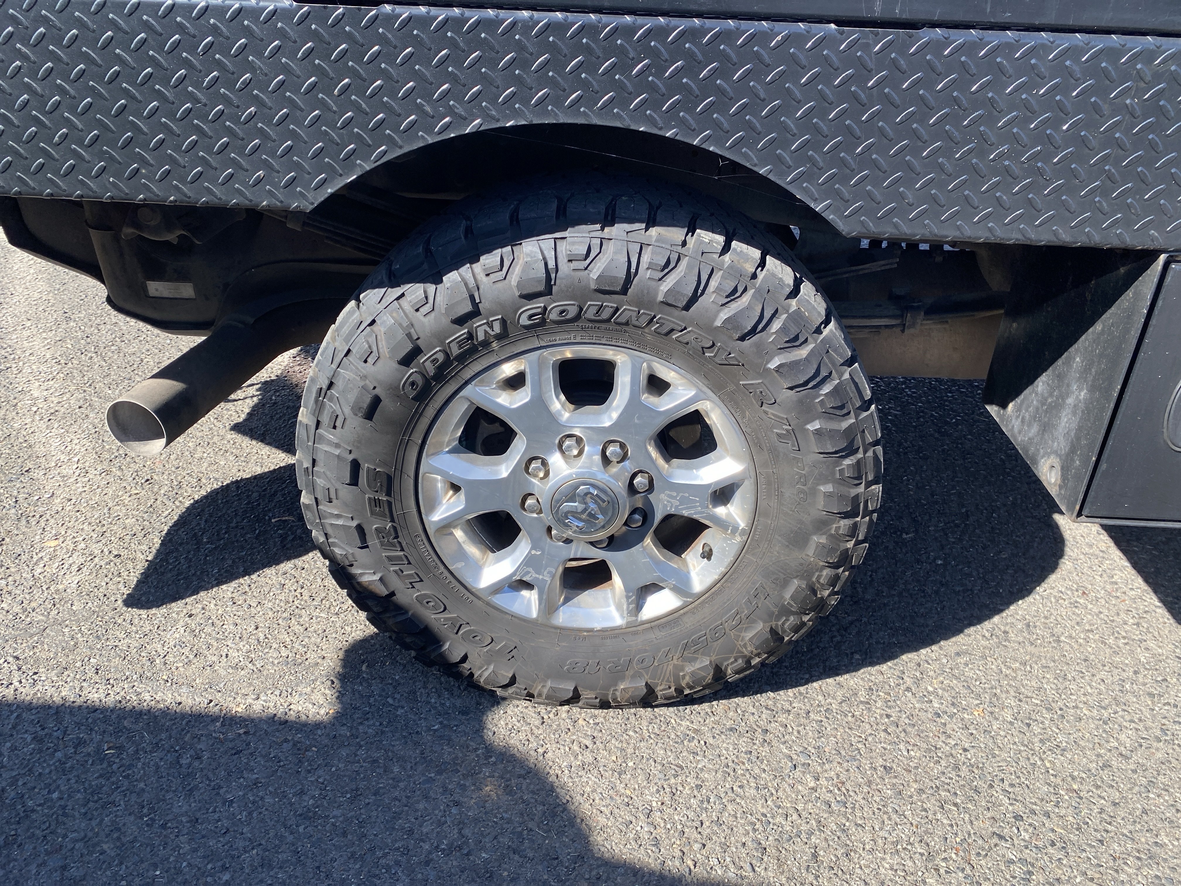 Used 2019 RAM 3500 Laramie AWD/4WD image 9