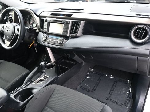 Used 2015 Toyota RAV4 XLE FWD image 10