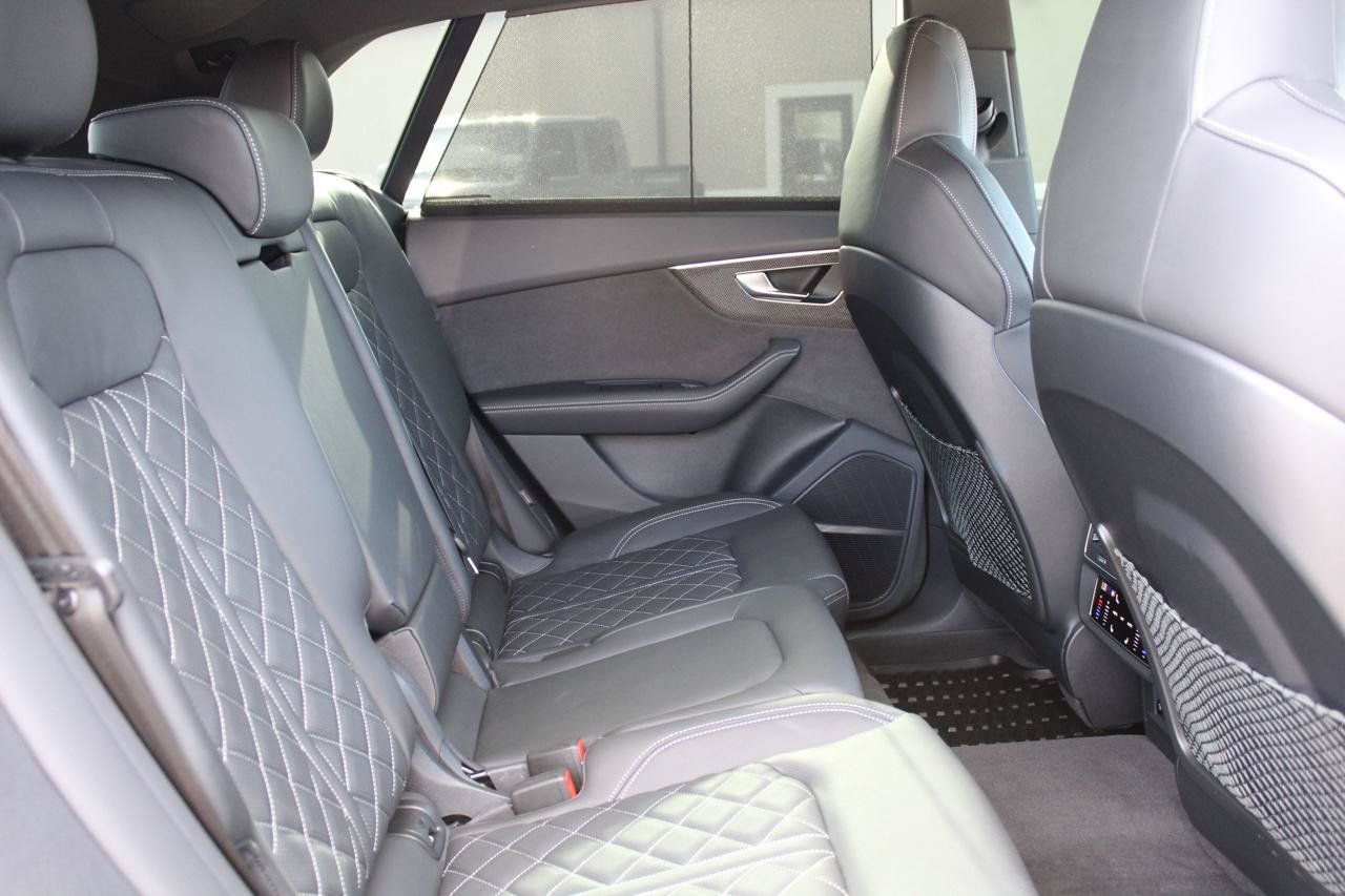Used 2023 Audi SQ8 Prestige AWD/4WD image 28