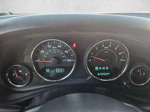 Used 2015 Jeep Wrangler Unlimited Rubicon w/ Connectivity Group AWD/4WD image 11