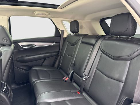 Used 2019 Cadillac XT5 Premium Luxury AWD/4WD image 36