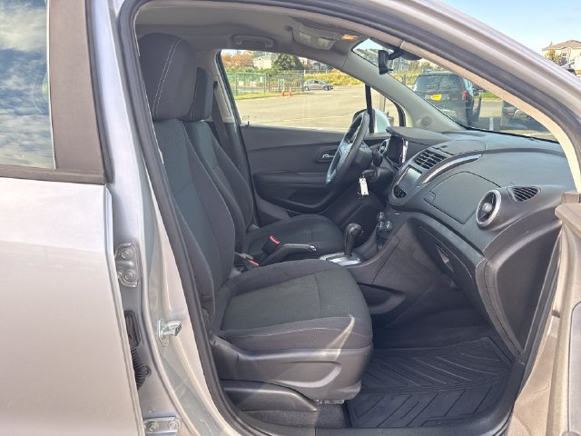 Used 2016 Chevrolet Trax LS w/ LPO, Protection Package FWD image 10