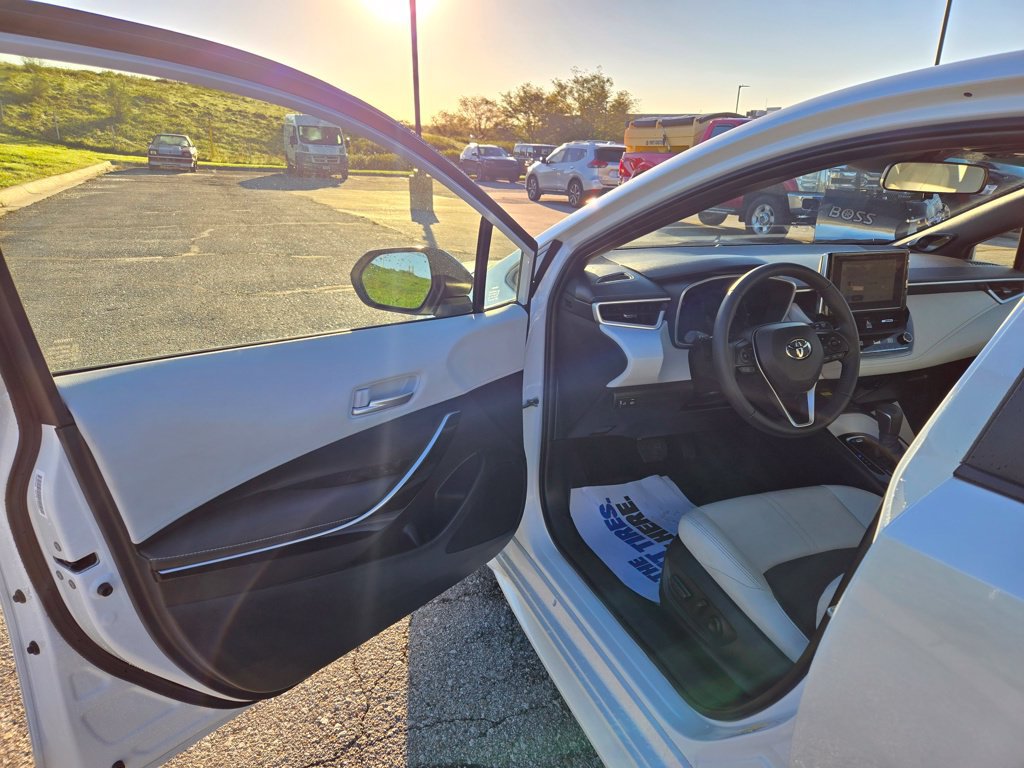 Used 2026 Toyota Corolla XSE FWD image 12
