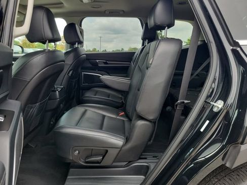 Used 2025 Kia Telluride S FWD image 11