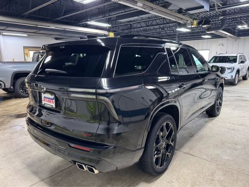 Certified 2025 Chevrolet Traverse RS w/ LPO, Floor Liner Package image 4