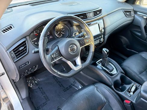 Used 2019 Nissan Rogue SL w/ Premium Package image 26