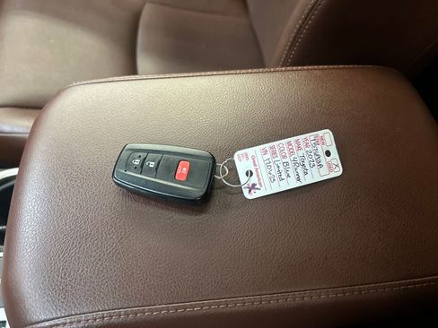 Used 2023 Toyota 4Runner Limited image 30