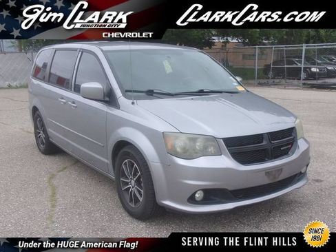 Used 2014 Dodge Grand Caravan SXT w/ UConnect Hands-Free Group FWD image 1