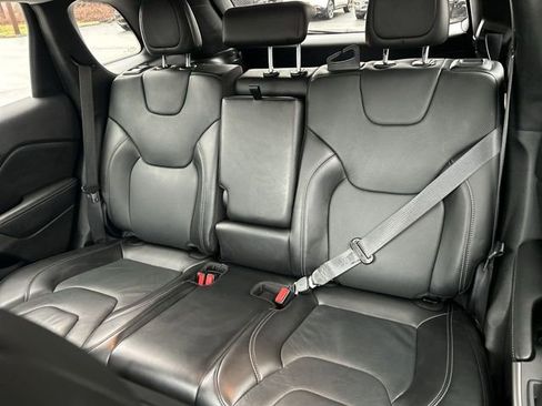 Used 2019 Jeep Cherokee Limited image 23