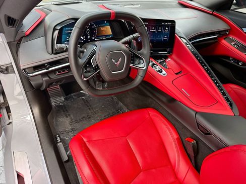 Used 2025 Chevrolet Corvette 2LT w/ Stealth Interior Trim Package image 9