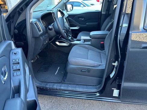 Used 2022 Nissan Frontier SV AWD/4WD image 12