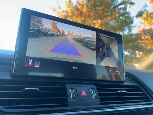 Used 2021 Audi SQ5 Premium Plus w/ Premium Plus Package image 17