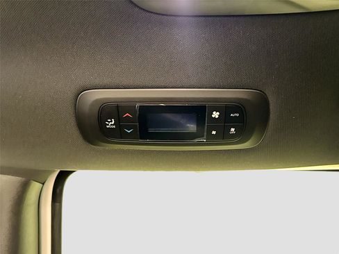 New 2026 Chrysler Pacifica Select image 23