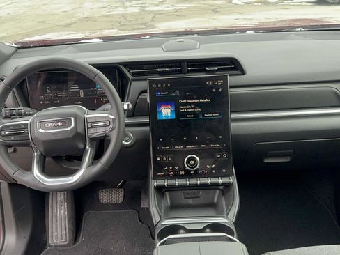 Used 2025 GMC Terrain Elevation image 12