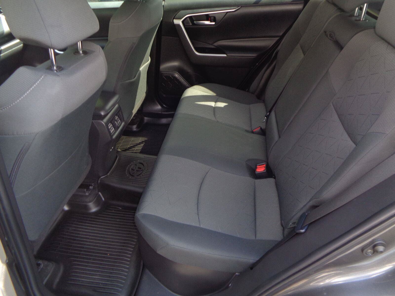 Used 2022 Toyota RAV4 XLE w/ Convenience Package AWD/4WD image 18