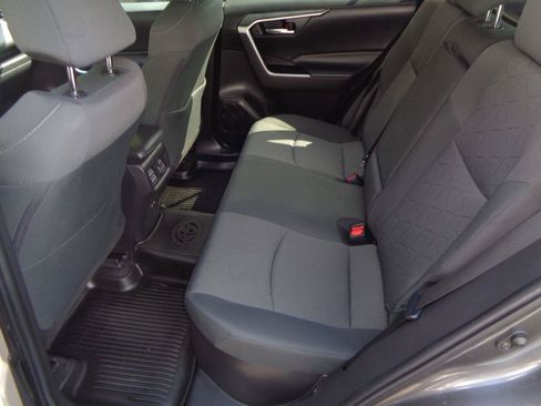 Used 2022 Toyota RAV4 XLE w/ Convenience Package AWD/4WD image 18