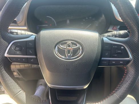 Used 2023 Toyota Sienna XSE AWD/4WD image 21