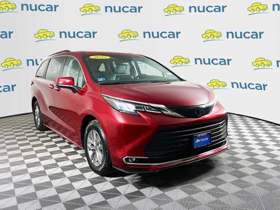 Used 2022 Toyota Sienna XLE