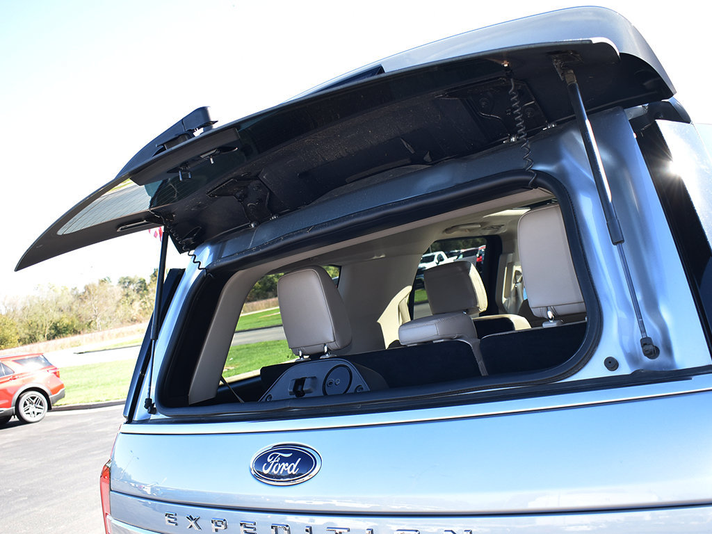 Used 2023 Ford Expedition Limited AWD/4WD image 29