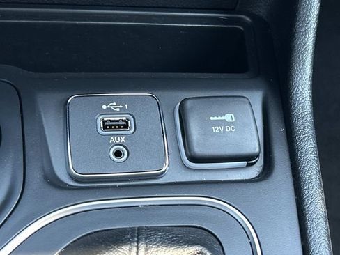Used 2019 Jeep Cherokee High Altitude AWD/4WD image 28