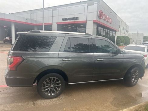 Used 2021 Ford Expedition Limited image 3