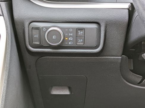 Used 2021 Ford Explorer XLT w/ Equipment Group 202A image 17