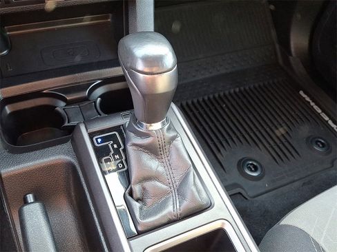 Used 2022 Toyota Tacoma SR image 16