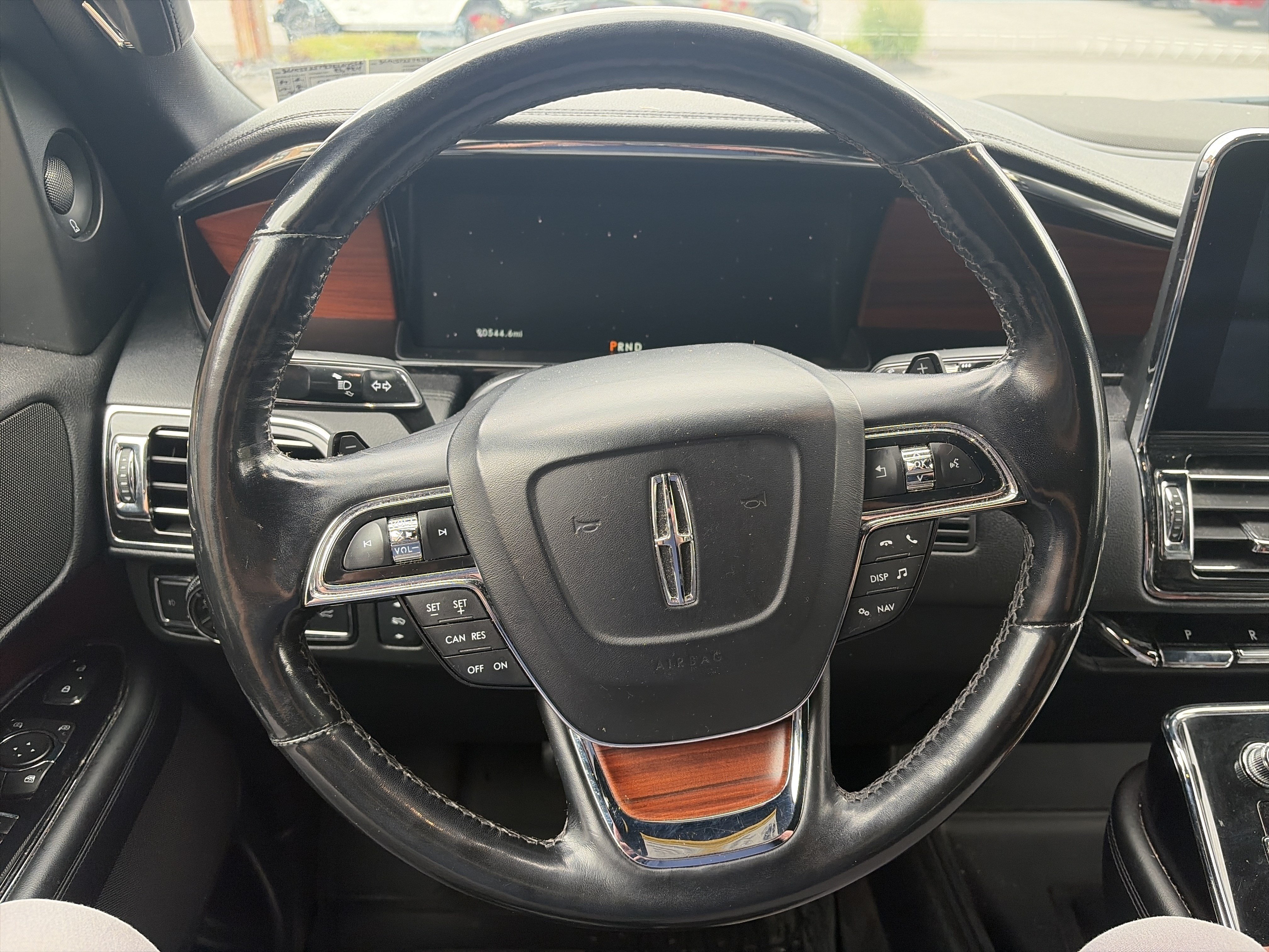 Used 2018 Lincoln Navigator Select AWD/4WD image 18