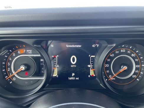 Used 2024 Jeep Wrangler Unlimited Rubicon w/ Convenience Group image 22