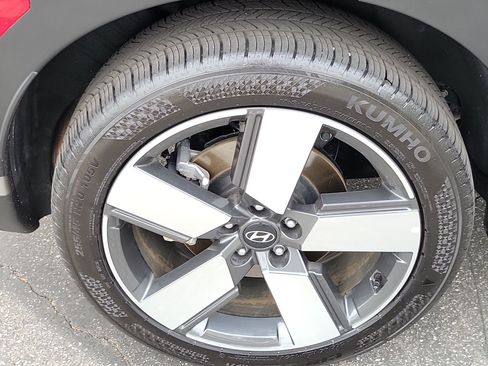 Certified 2025 Hyundai Santa Fe Limited AWD/4WD image 25