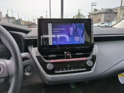 Used 2026 Toyota Corolla LE w/ LE Premium Package FWD image 21