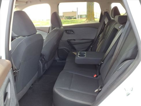 Used 2023 Nissan Rogue S AWD/4WD image 28