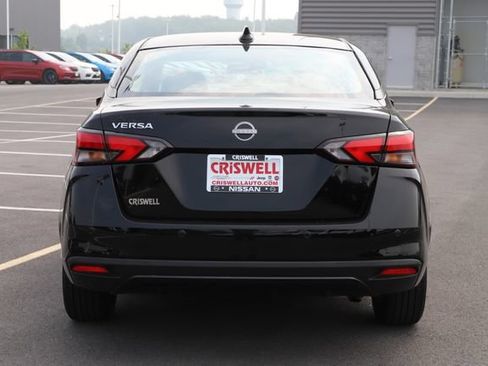 Used 2025 Nissan Versa SV FWD image 5