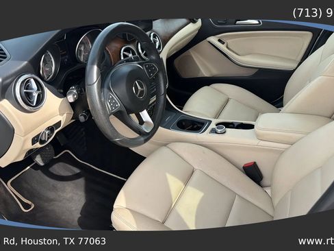 Used 2017 Mercedes-Benz GLA 250 w/ Premium Package image 23