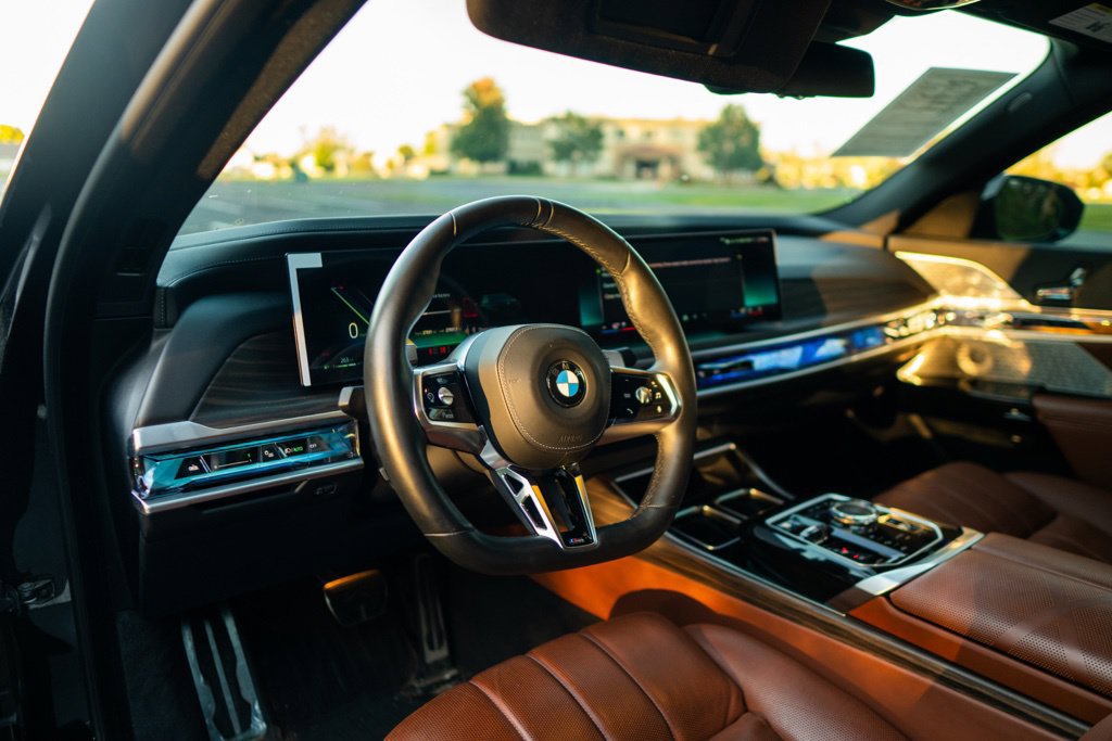 Certified 2024 BMW 760i xDrive w/ Executive Package AWD/4WD image 24