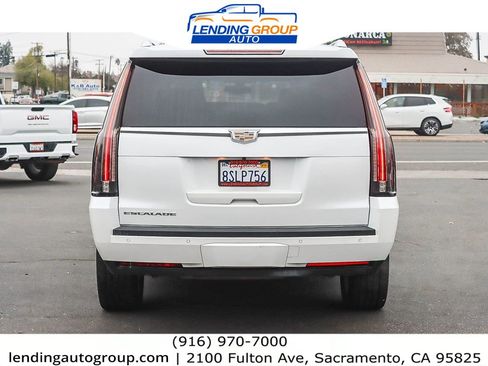 Used 2016 Cadillac Escalade ESV 4WD image 4