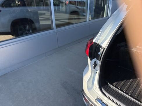 Used 2018 Toyota Highlander Limited image 32