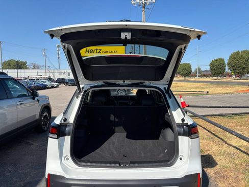 Used 2026 Volkswagen Tiguan SE AWD/4WD image 32