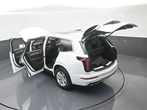 Used 2024 Cadillac XT6 Luxury image 75