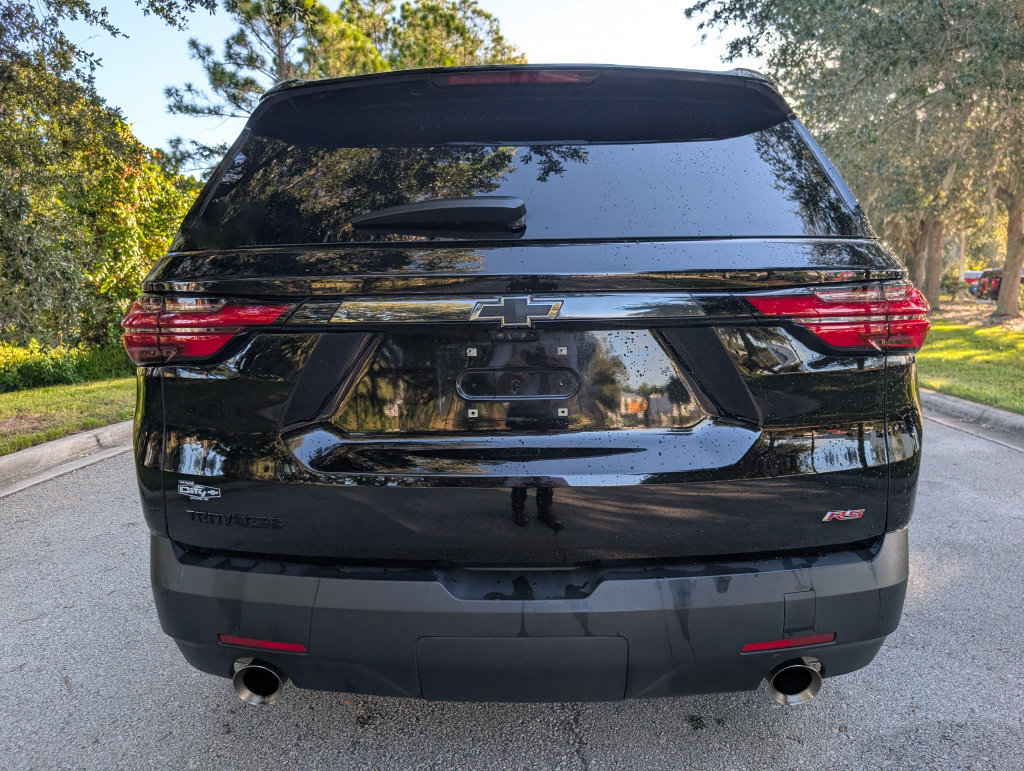 Used 2023 Chevrolet Traverse RS FWD image 7