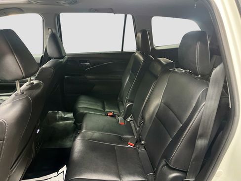 Used 2018 Honda Pilot Touring image 26