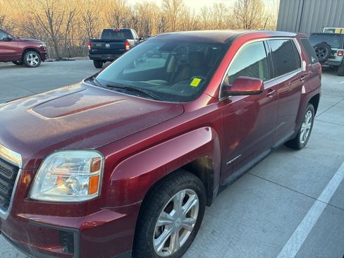 Used 2017 GMC Terrain SLE image 1